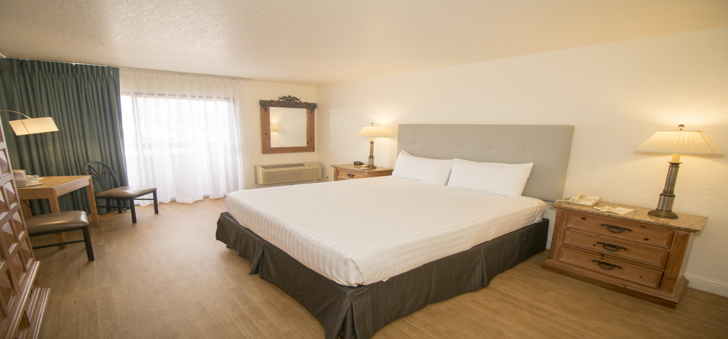 RELAX IN THE SPACIOUS GUEST ROOMS AT OUR AFFORDABLE MORRO BAY HOTEL